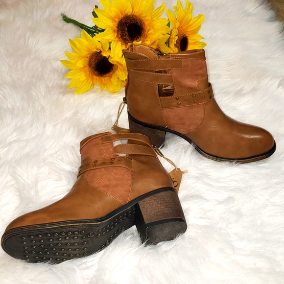 VINTAGE 93 Shoes - VINTAGE 93 SELMA 2 TAN BOOTS SZ 11M (NWT)